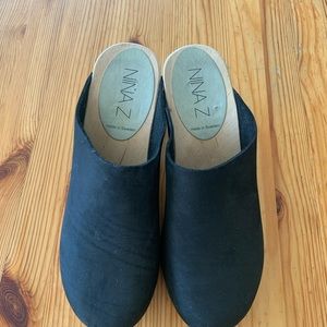 Nina Z Clogs 39